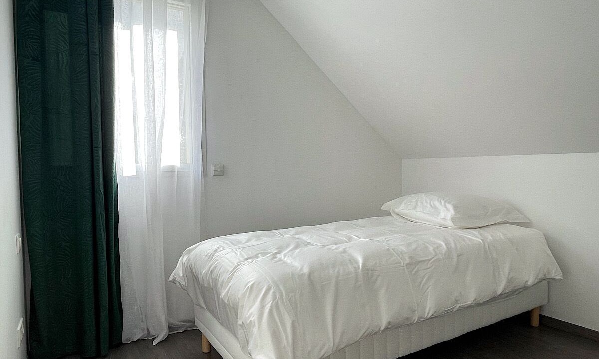 Photo of Bedroom in Isneauville