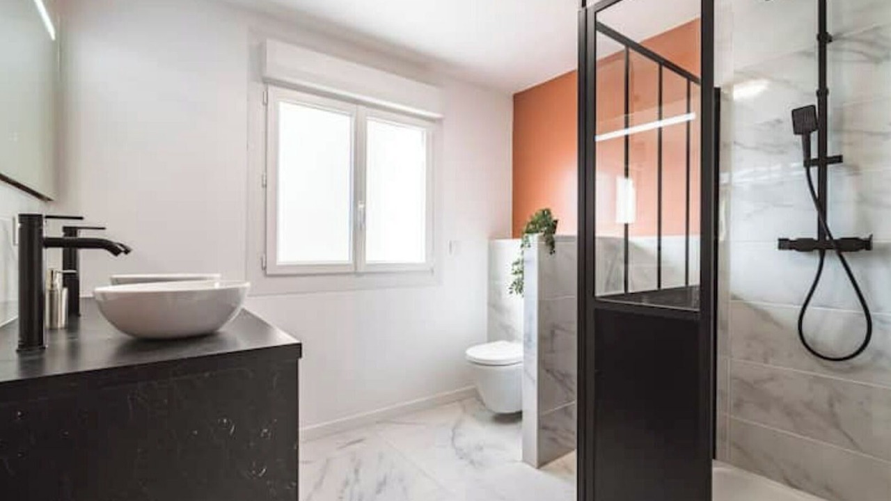 Photo of Bathroom in Reims City Centre