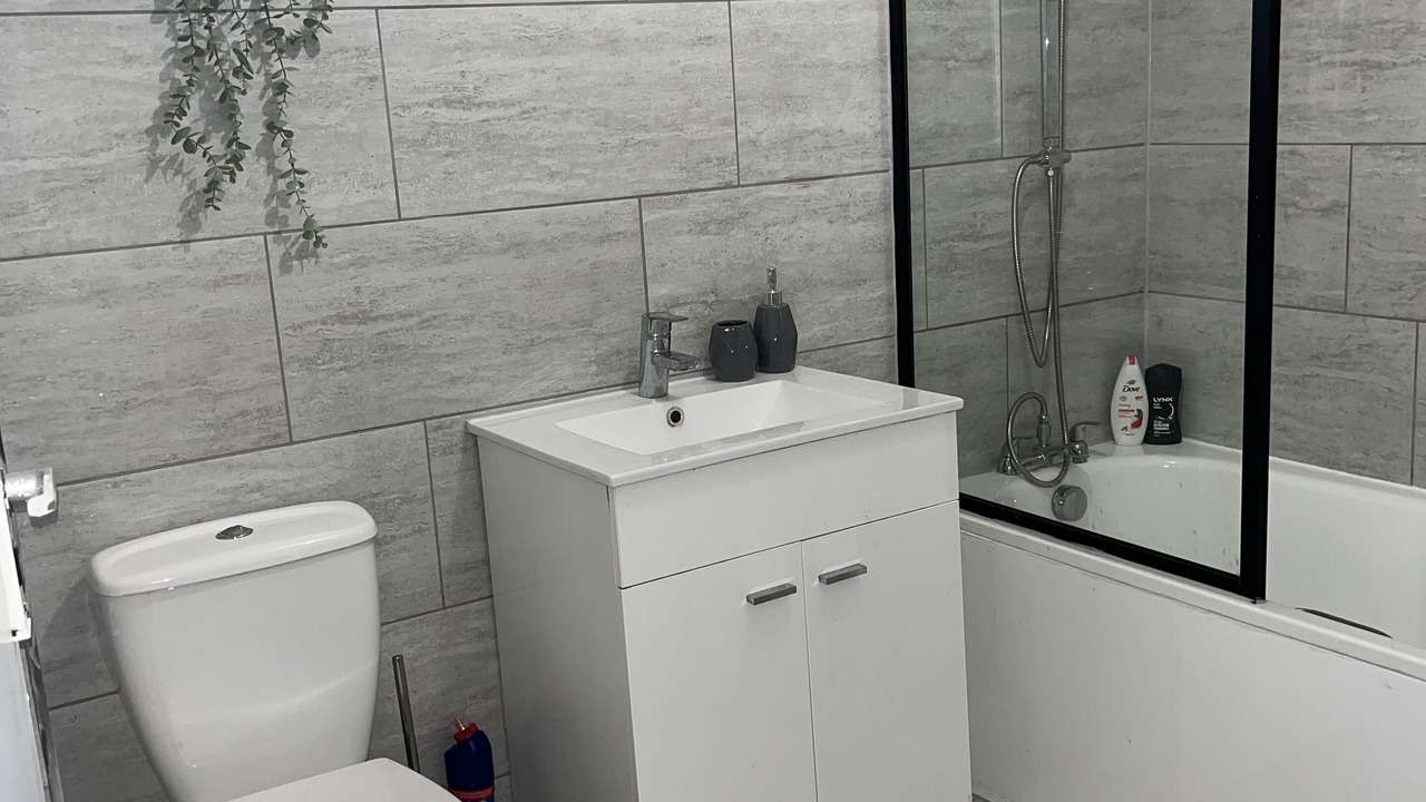 Photo of Bathroom in Bensham Manor