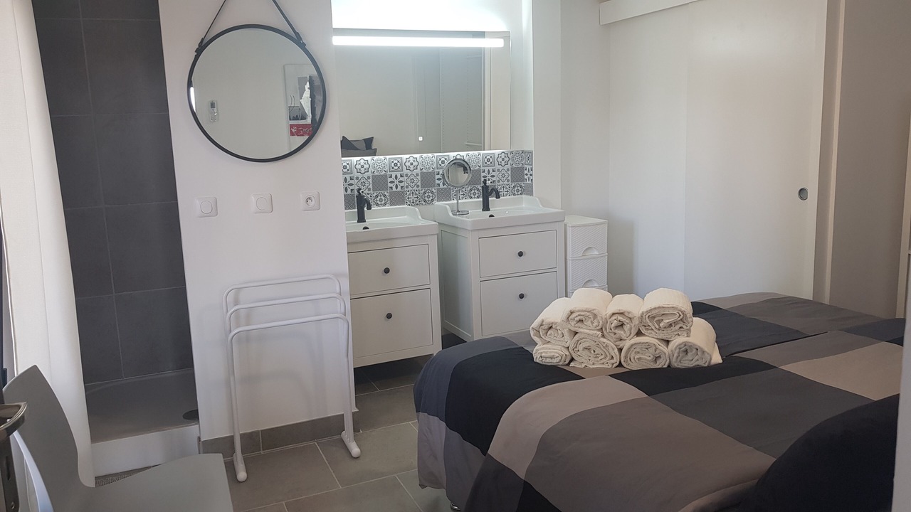 Photo of Bedroom in Saint-Laurent-d'Aigouze