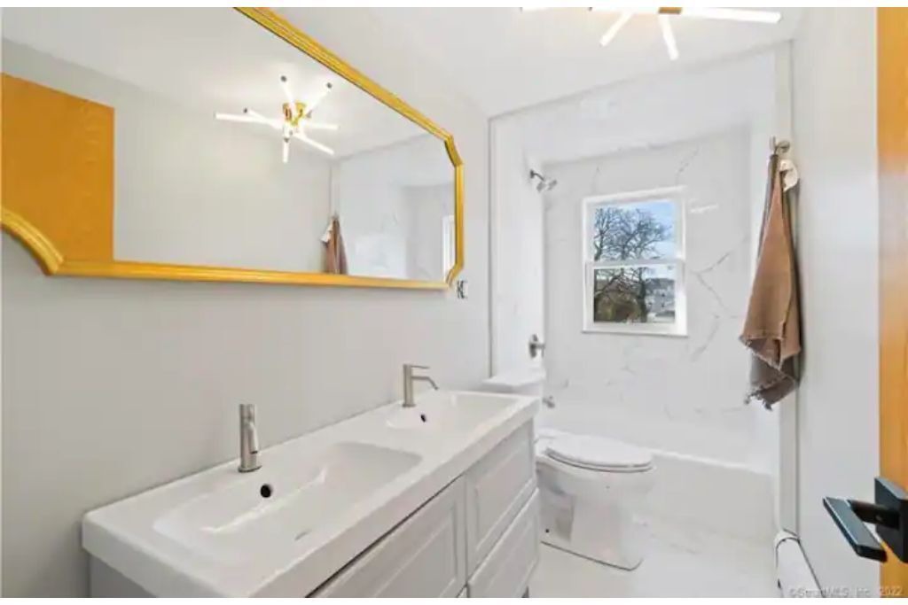 Photo of Bathroom in Momauguin