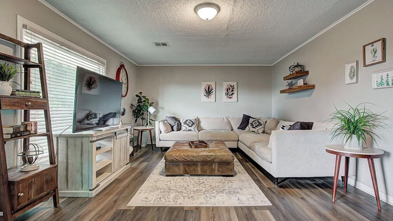 Photo of Livingroom in Enid