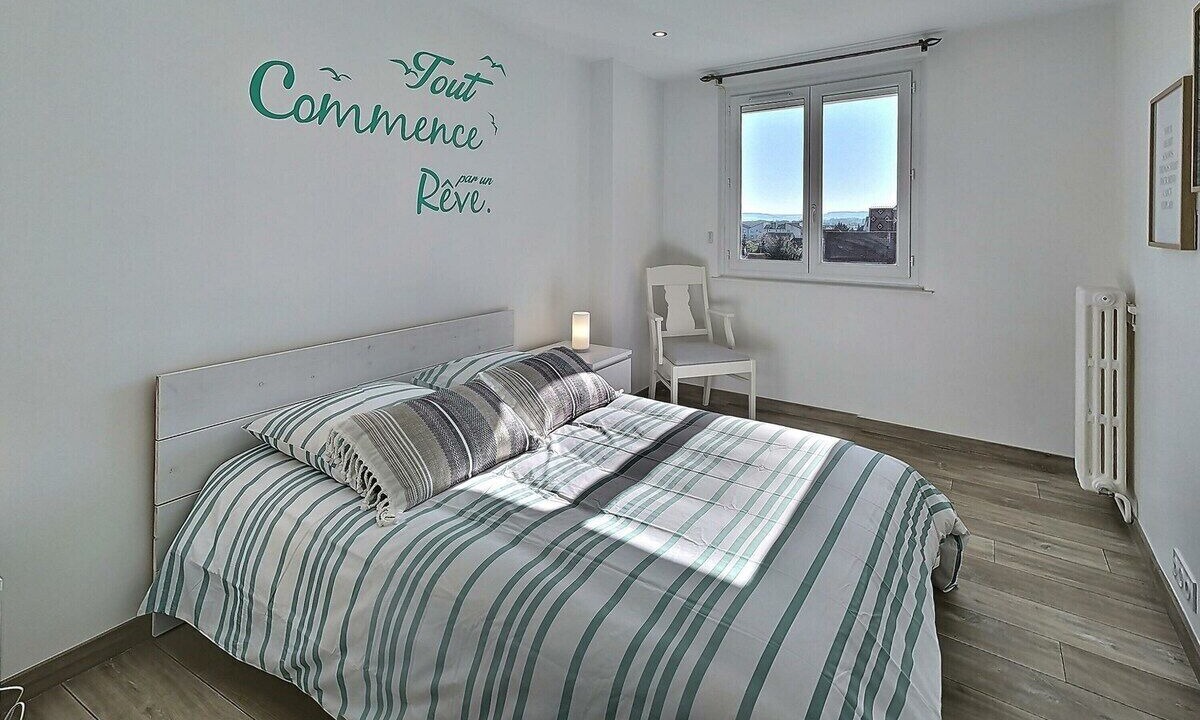 Photo of Bedroom in Troyes