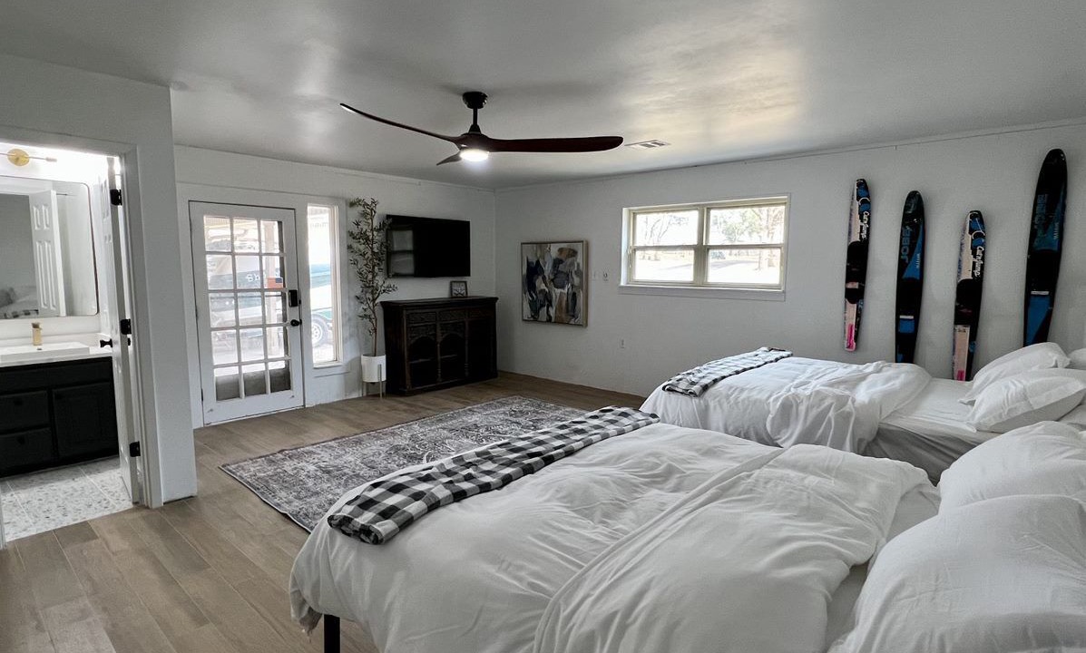 Photo of Bedroom in Granbury