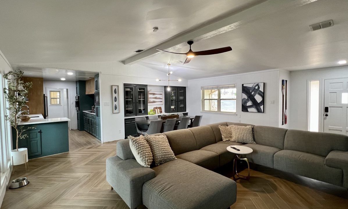 Photo of Livingroom in Granbury