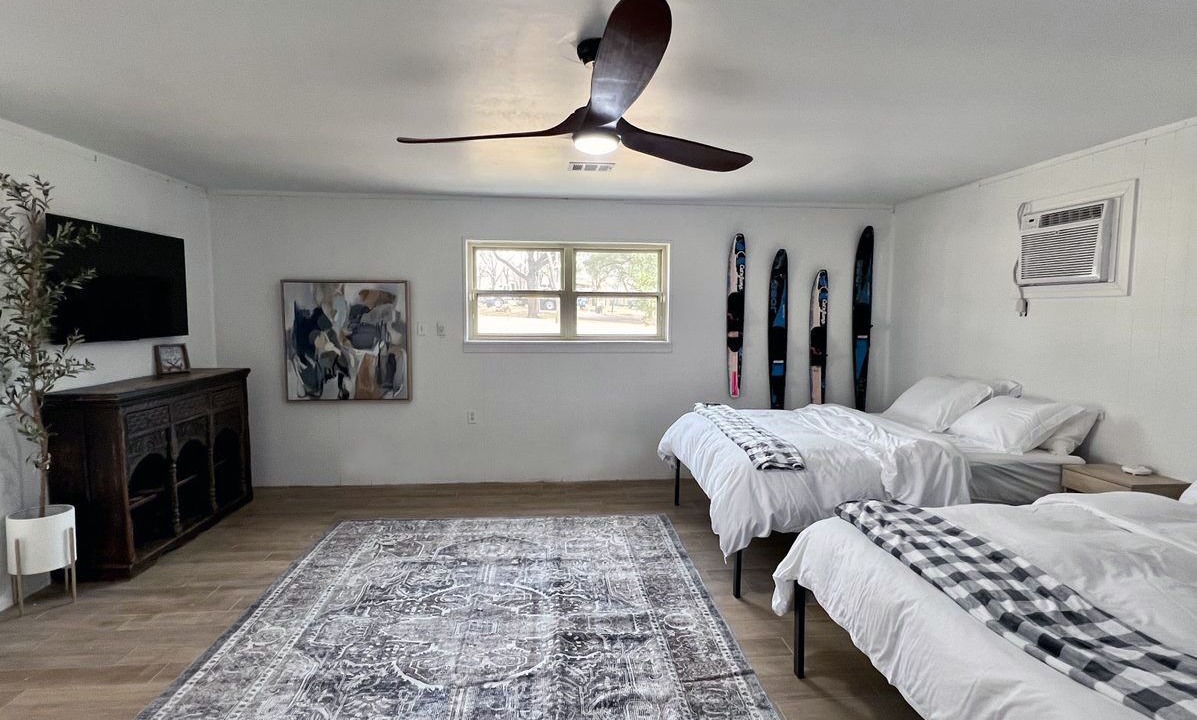 Photo of Bedroom in Granbury