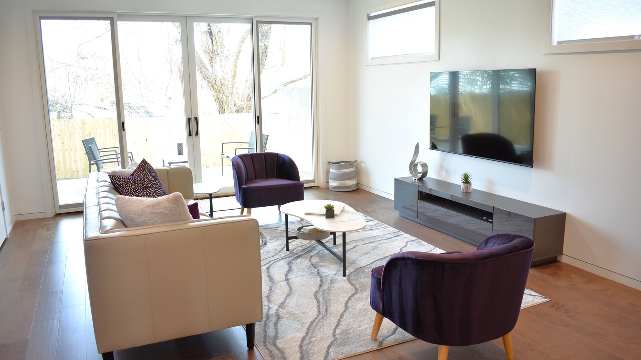 Photo of Livingroom in Downtown