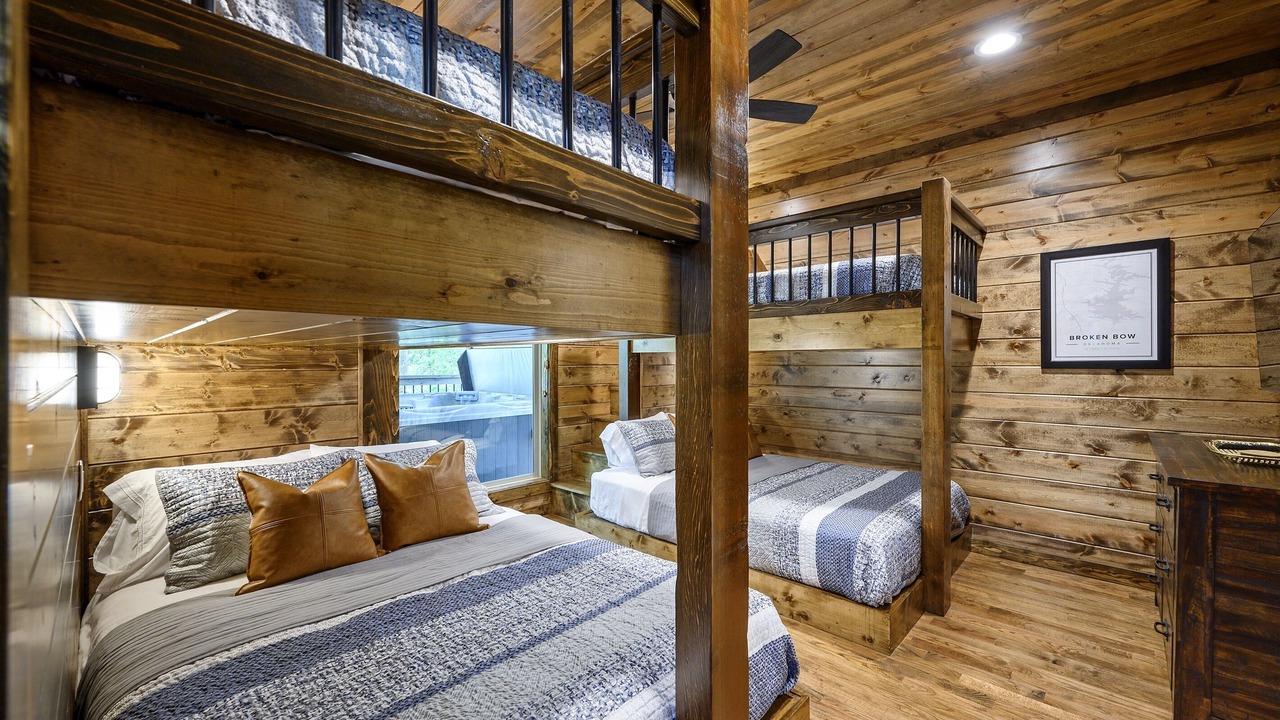 Photo of Bedroom in Hochatown