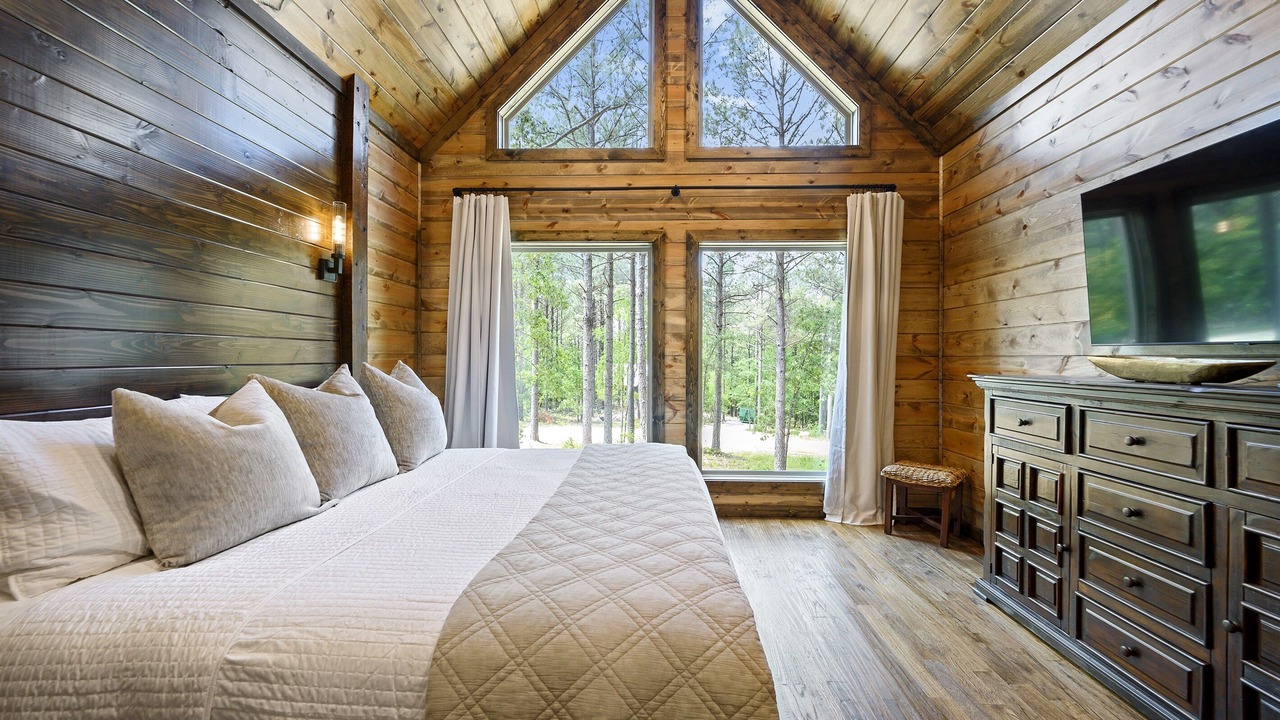 Photo of Bedroom in Hochatown