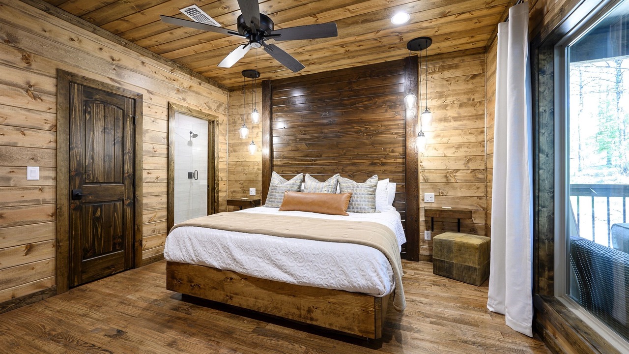Photo of Bedroom in Hochatown