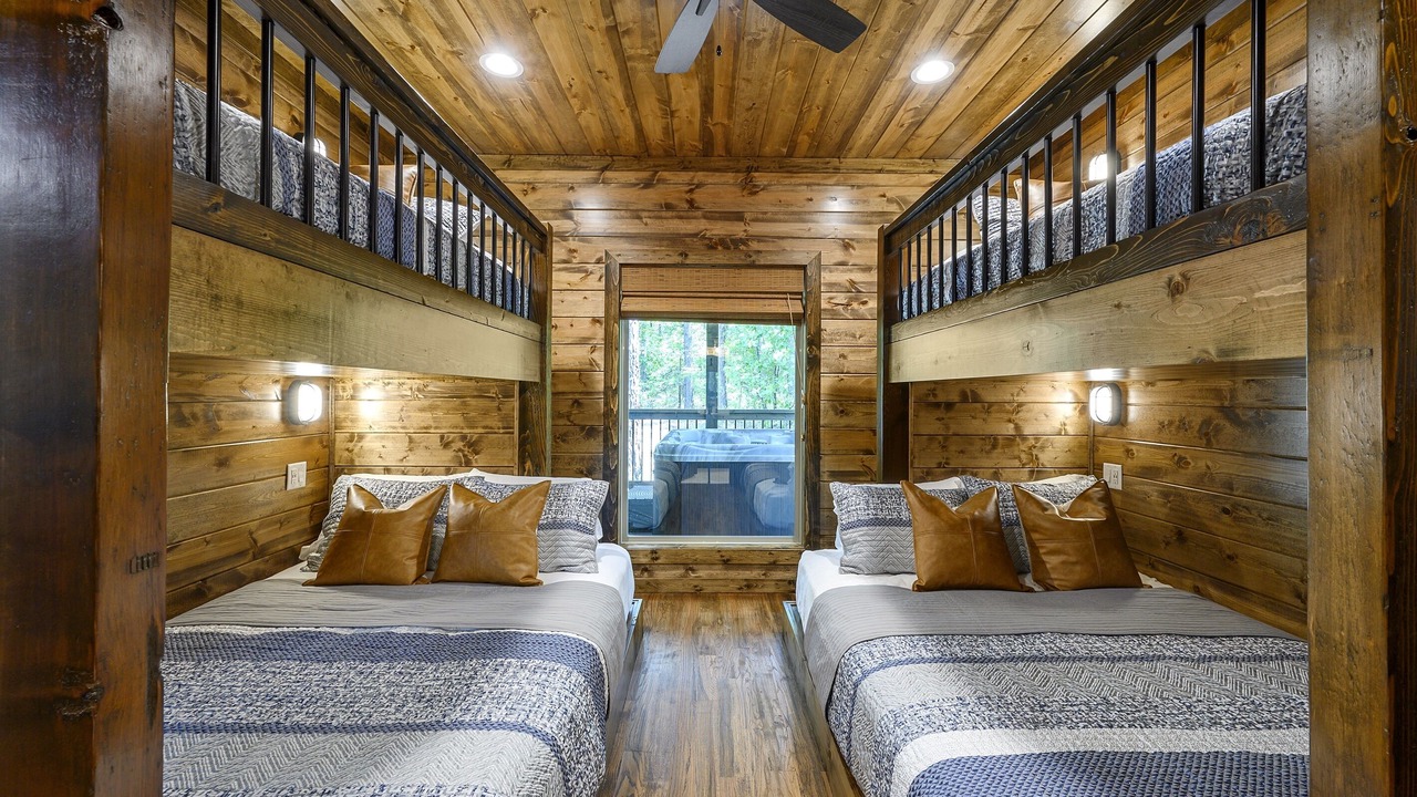 Photo of Bedroom in Hochatown