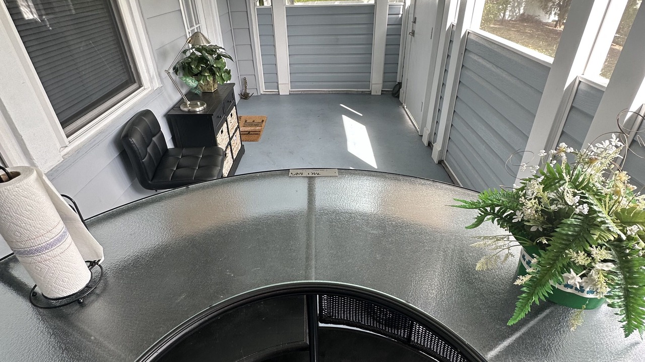Photo of Patio Balcony in Sebring