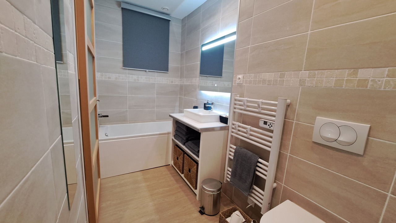 Photo of Bathroom in Saint-Jean-d'Angely