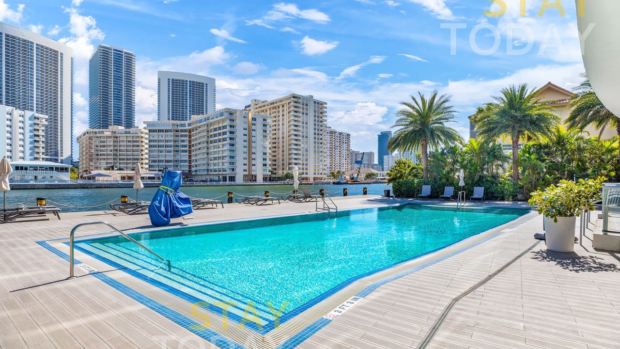 Photo of Outdoor in Hallandale Beach