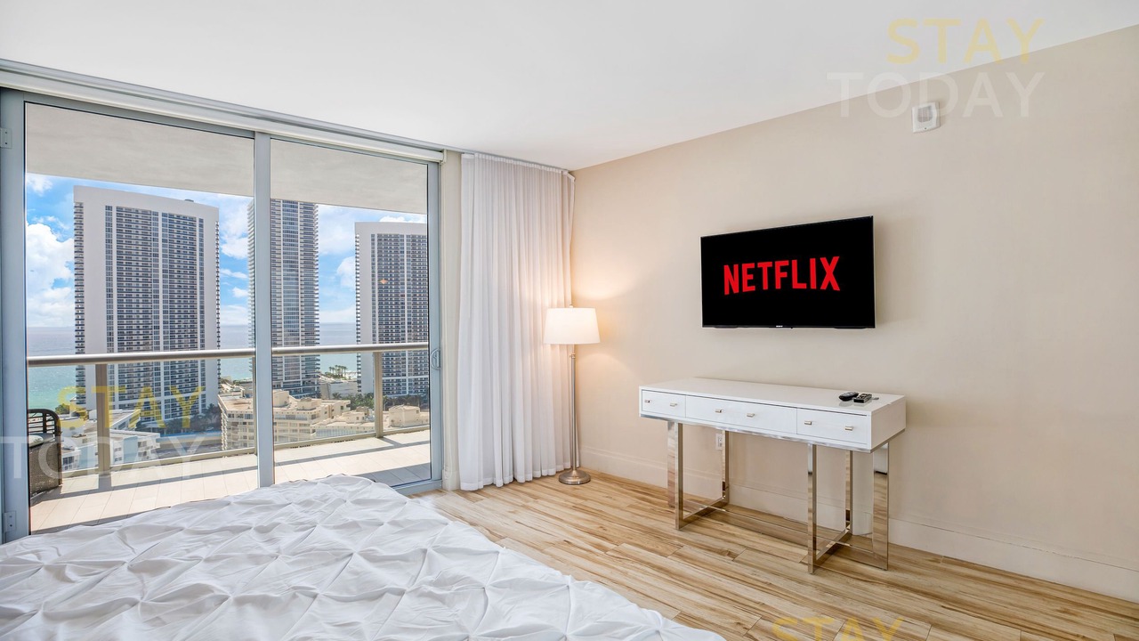 Photo of Bedroom in Hallandale Beach