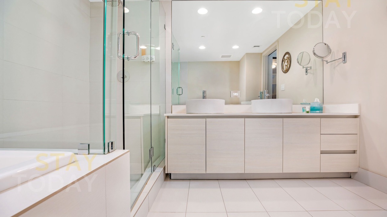 Photo of Bathroom in Hallandale Beach
