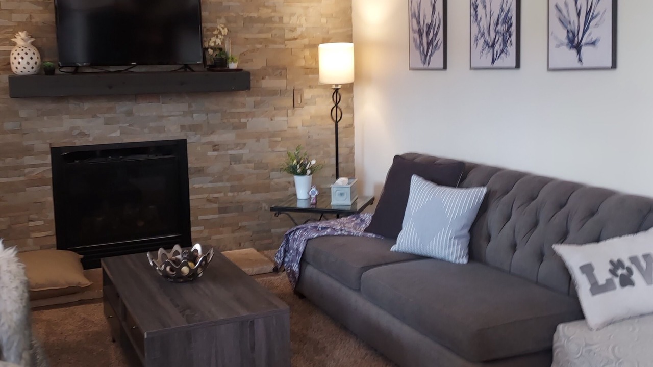 Photo of Livingroom in Walnut Grove