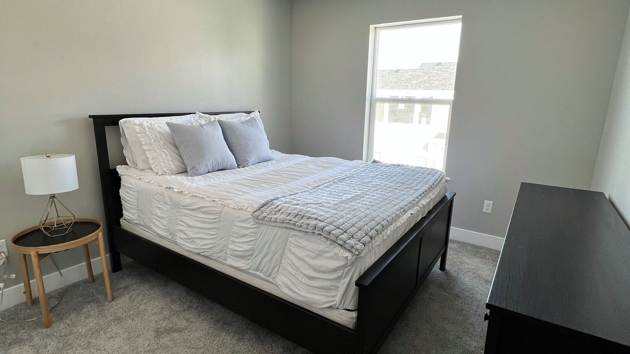 Photo of Bedroom in Springville