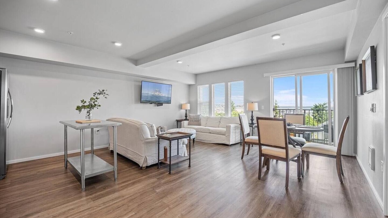 Photo of Livingroom in Eastside