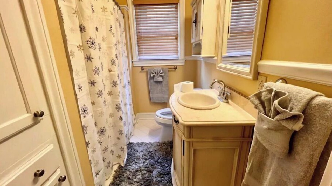 Photo of Bathroom in Monte Vista