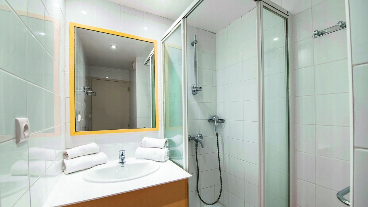 Photo of Bathroom in Le Grau-Du-Roi