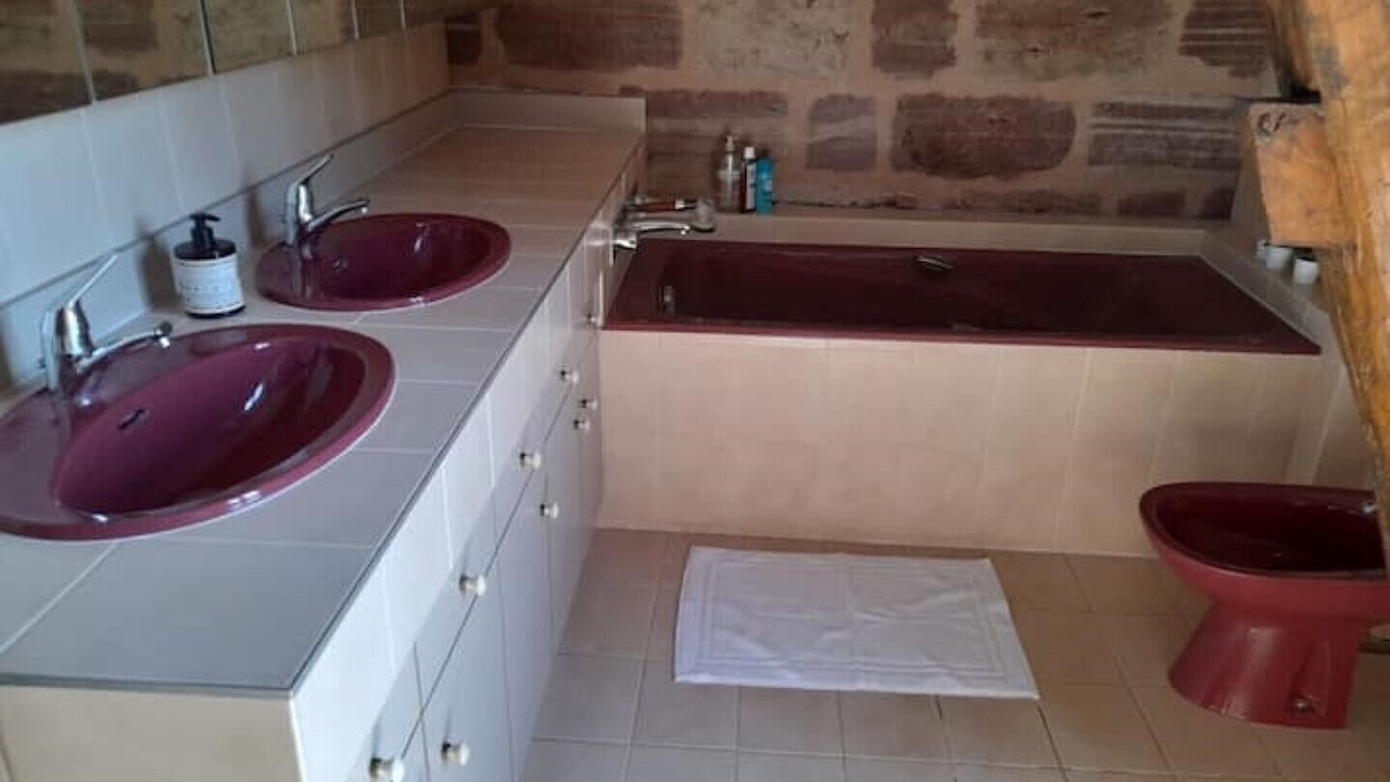 Photo of Bathroom in Allassac