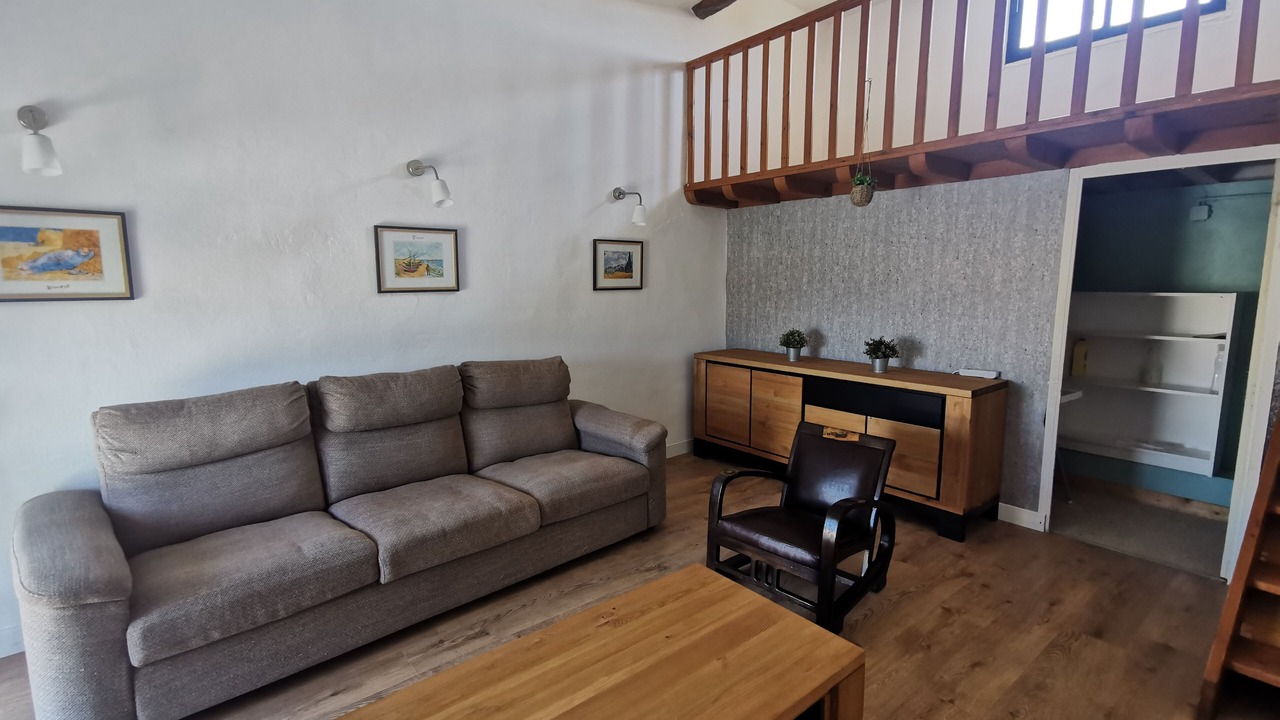 Photo of Livingroom in Meynes