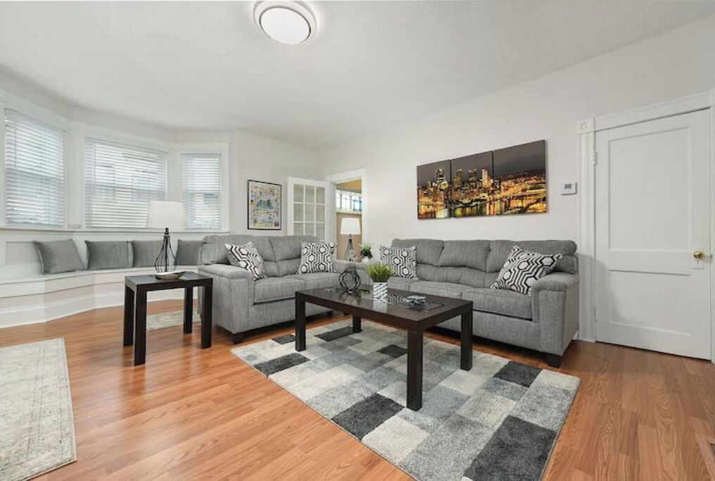 Photo of Livingroom in Mount Washington