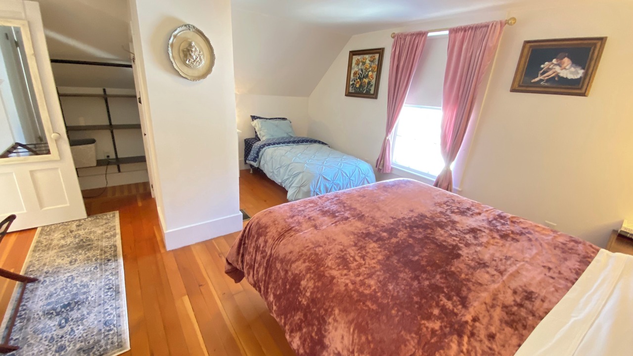 Photo of Bedroom in Waldoboro