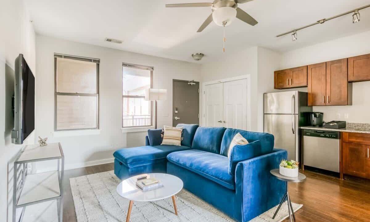 Photo of Livingroom in Music Row