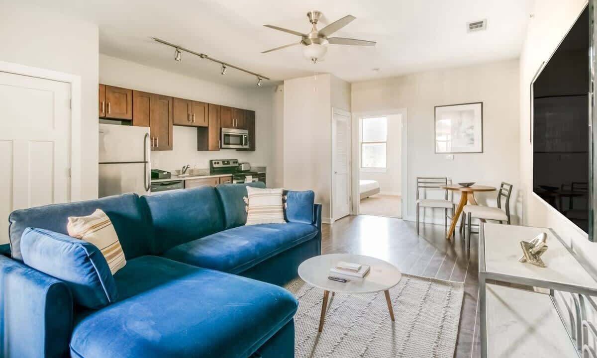 Photo of Livingroom in Music Row