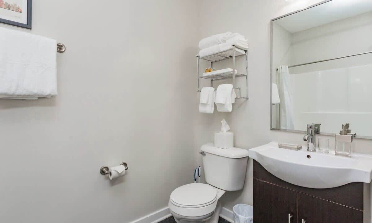 Photo of Bathroom in Music Row