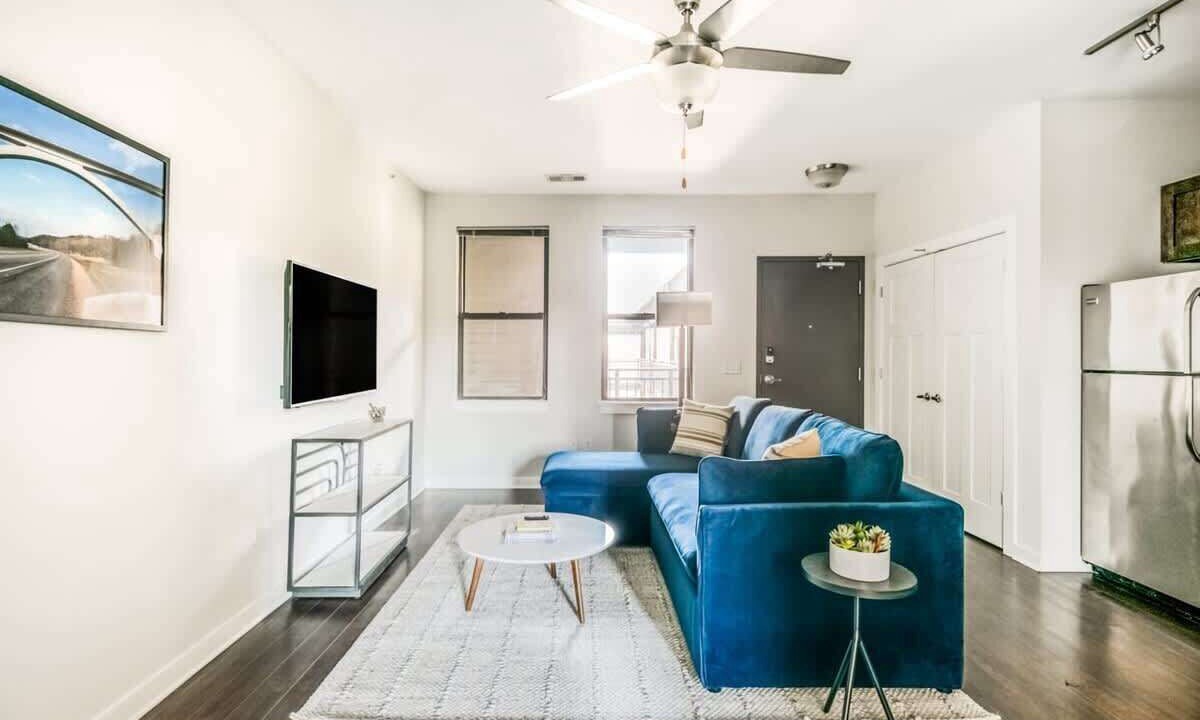 Photo of Livingroom in Music Row