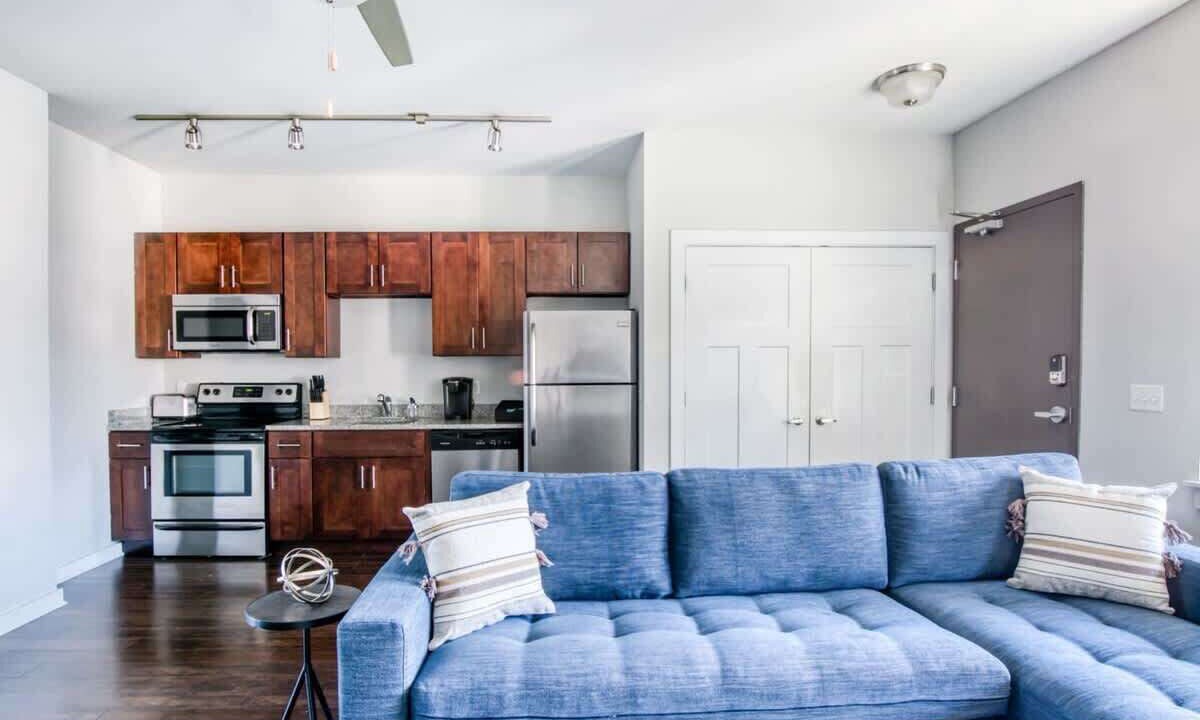 Photo of Livingroom in Music Row