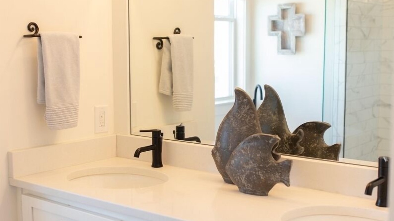 Photo of Bathroom in Guntersville