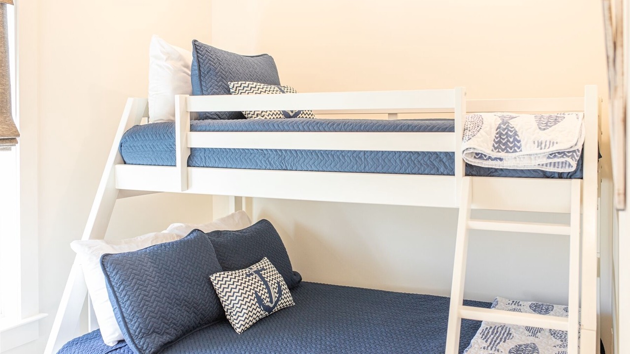 Photo of Bedroom in Guntersville