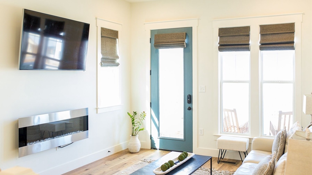 Photo of Livingroom in Guntersville