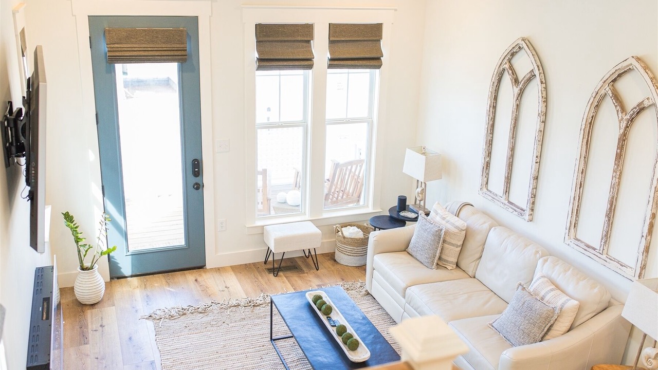 Photo of Livingroom in Guntersville