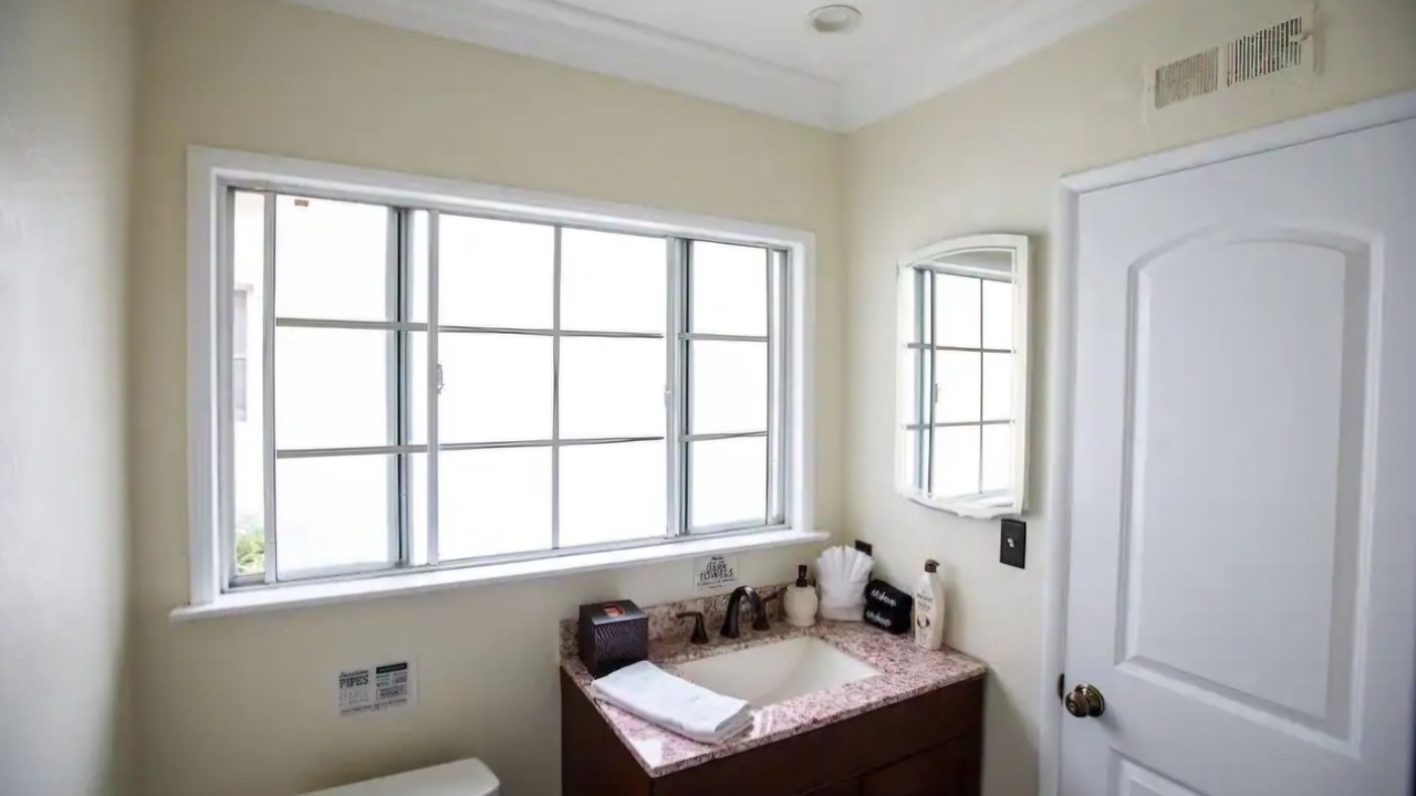 Photo of Bathroom in South Wrigley