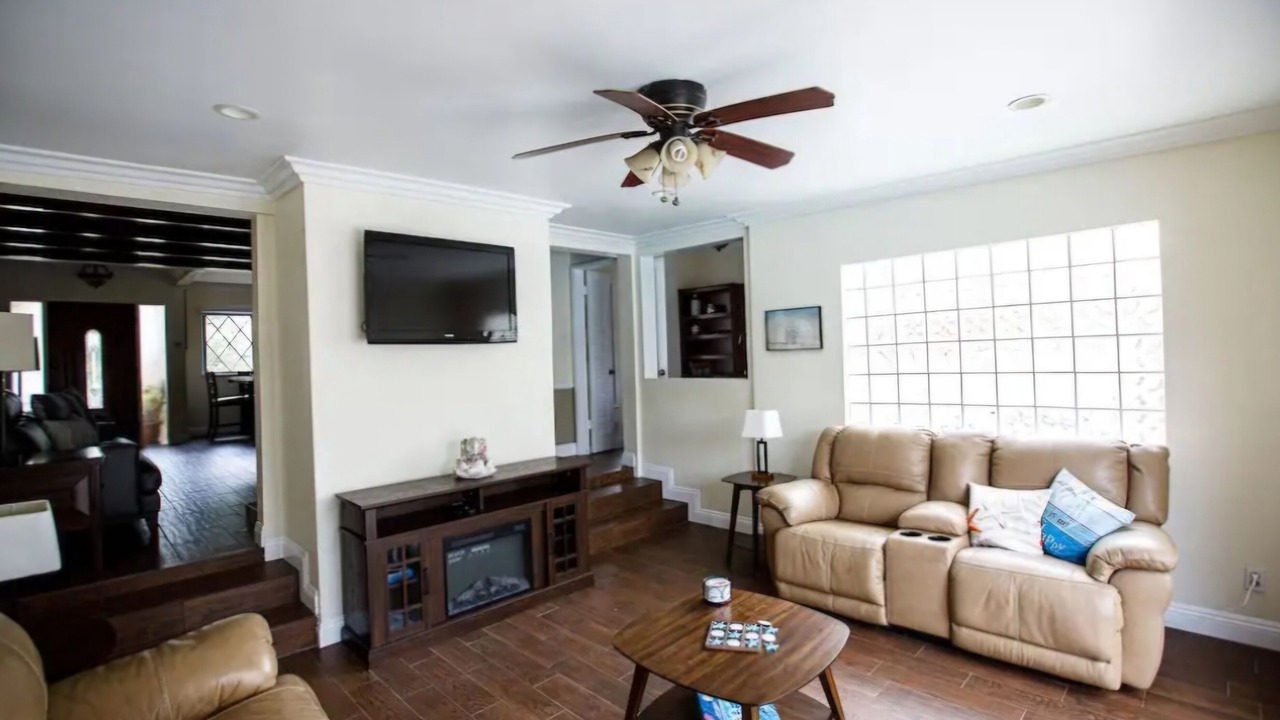 Photo of Livingroom in South Wrigley