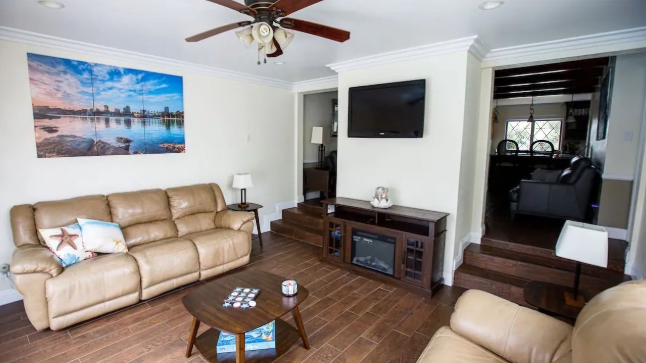 Photo of Livingroom in South Wrigley