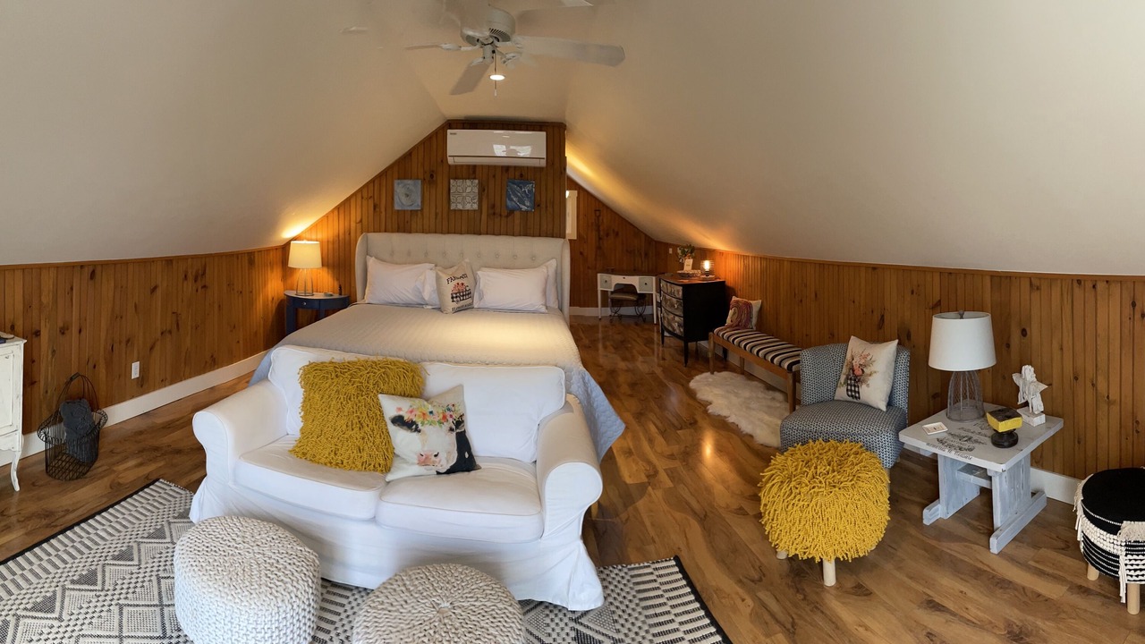 Photo of Livingroom in Charlottesville