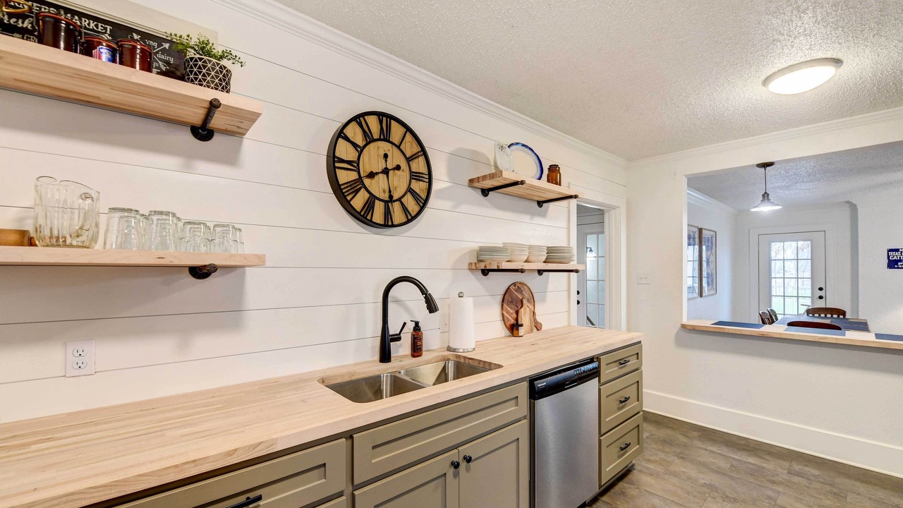 Photo of Kitchen in Austin Ave.