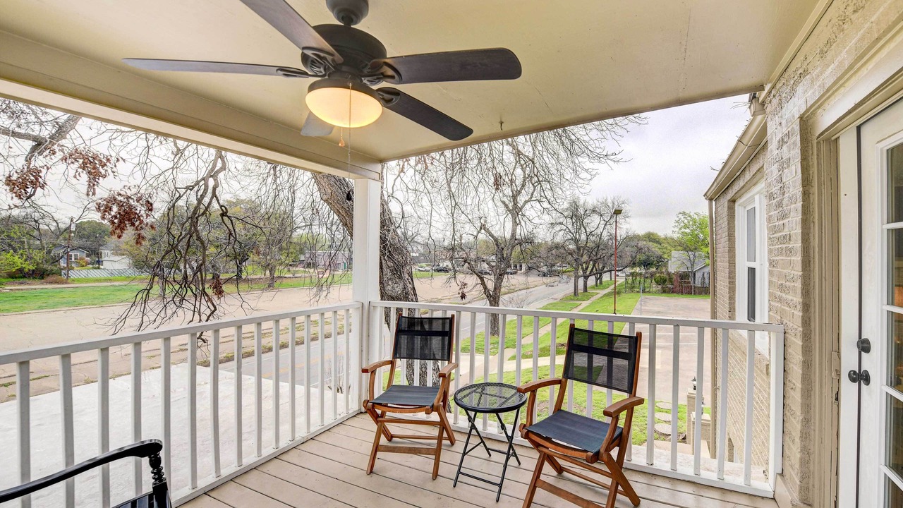 Photo of Patio Balcony in Austin Ave.