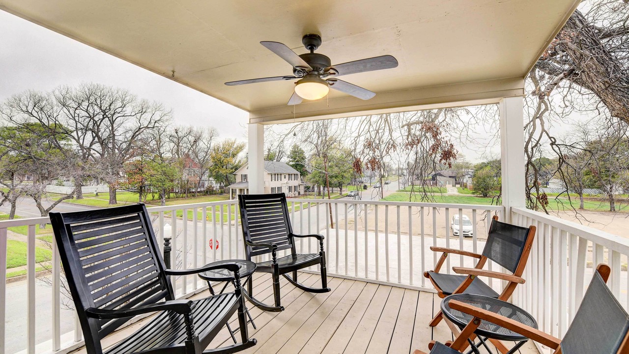 Photo of Patio Balcony in Austin Ave.