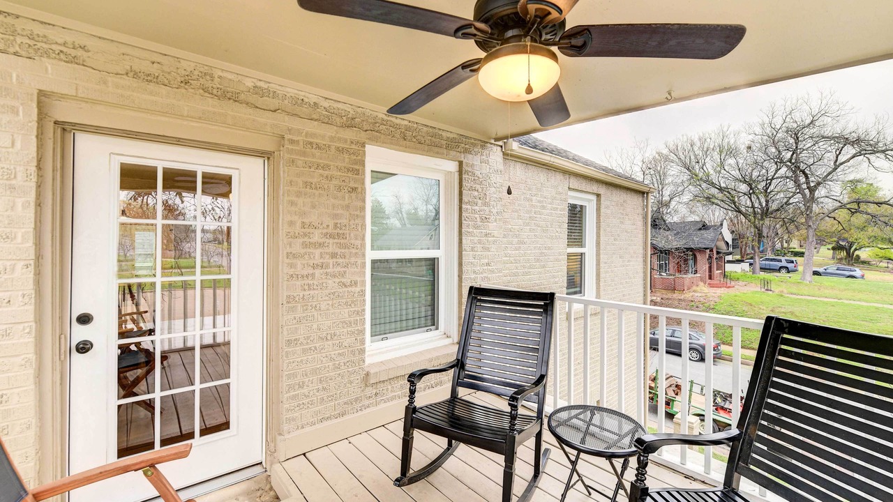 Photo of Patio Balcony in Austin Ave.