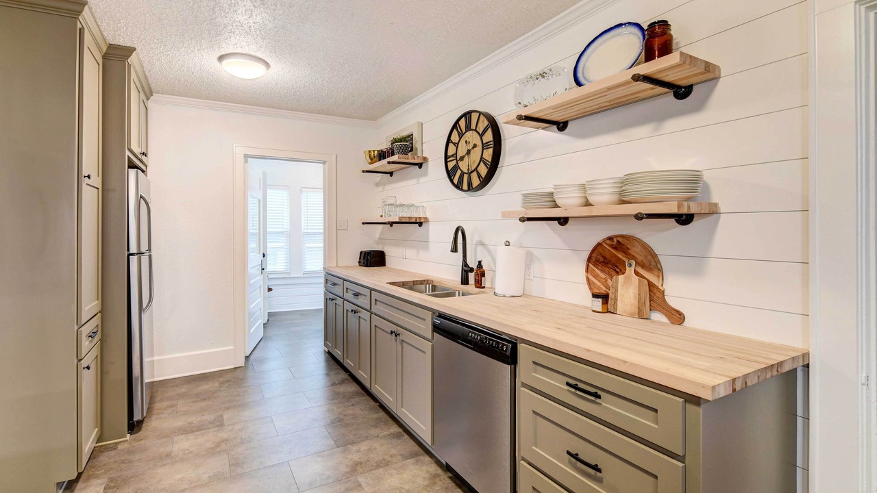 Photo of Kitchen in Austin Ave.