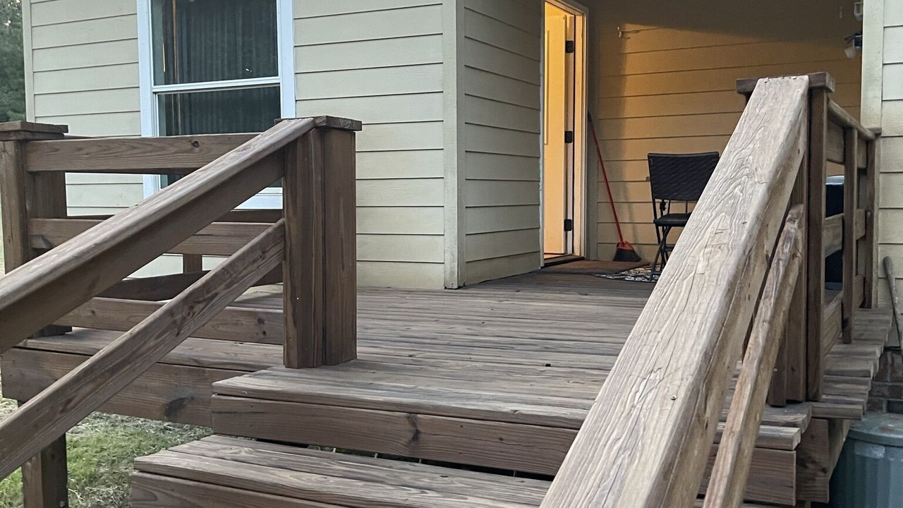 Photo of Patio Balcony in Lamar County