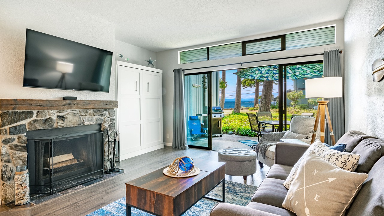 Photo of Livingroom in Birch Bay