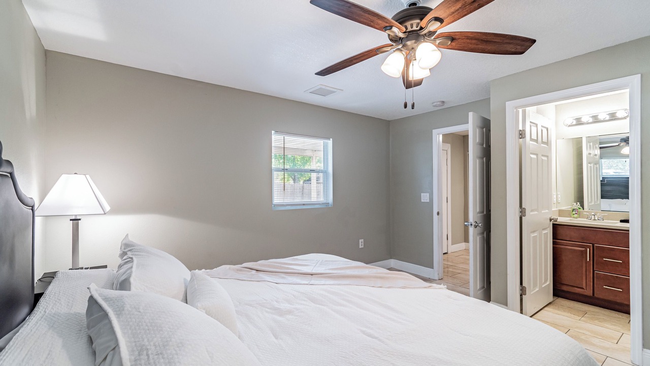 Photo of Bedroom in Bearss Plaza